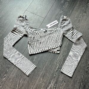 Steve Madden crisscross cropped sweater long sleeve top size medium black/ white